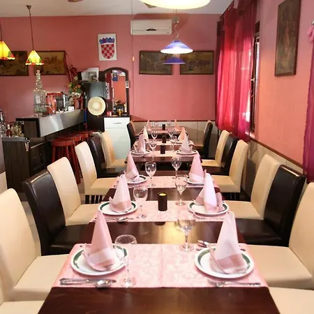 Bed & Breakfast Pansion Rozi *