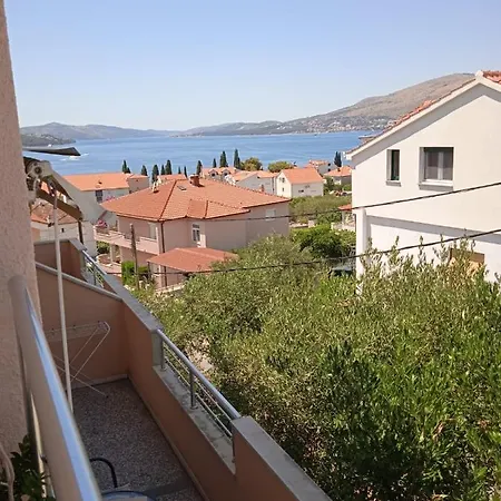 Bed & Breakfast Pansion Rozi Trogir